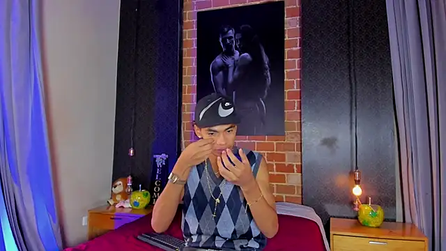 Snapshot of AlanCutee chatting on April 19, 2026, 1:43 pm AlanCutee online show from April 19, 2026, 1:43 pm