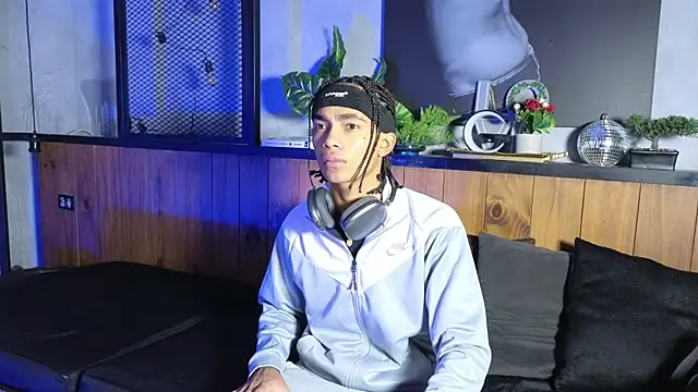 Snapshot of AlanCutee chatting on May 3, 2026, 1:28 pm AlanCutee online show from May 3, 2026, 1:28 pm