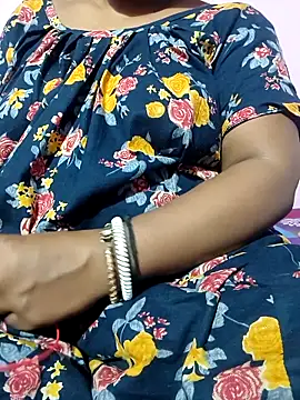 Cute-Swewty online show from November 22, 2025, 1:10 pm