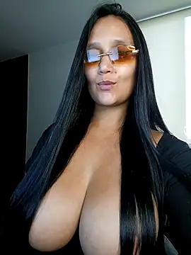 Esmeralda333 online show from March 10, 2026, 8:25 pm