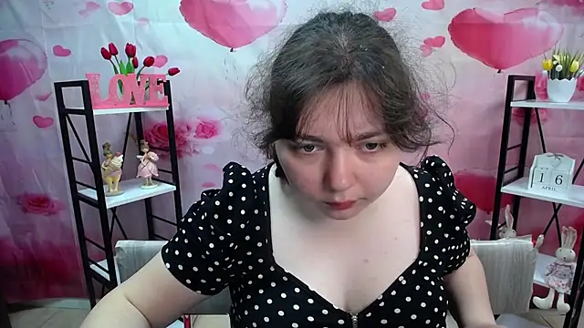 NeonilaLisova online show from April 16, 2026, 5:08 am