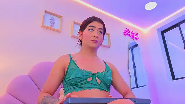  Grace turner  online show from October 4, 2025, 12:14 pm