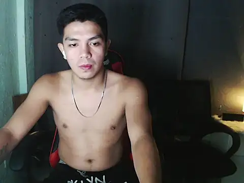 Snapshot of Hunky_paul chatting on July 6, 2026, 6:32 pm Hunky paul online show from July 6, 2026, 6:32 pm