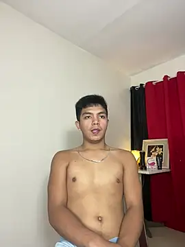 Snapshot of Hunky_paul chatting on July 22, 2026, 2:31 pm Hunky paul online show from July 22, 2026, 2:31 pm