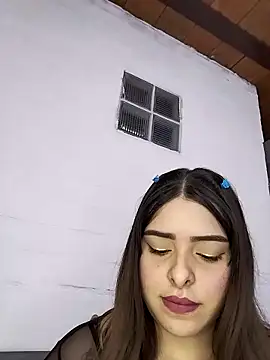 Nahomy cm online show from September 27, 2025, 8:03 pm