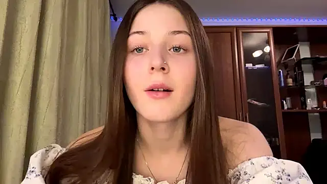 Adel strongwoman online show from December 21, 2025, 4:14 pm