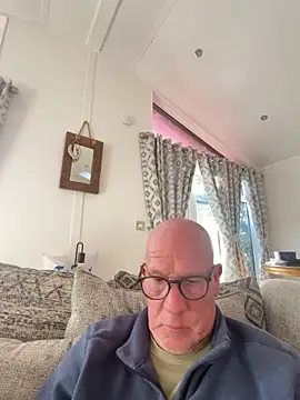 philefc online show from November 21, 2025, 2:05 pm