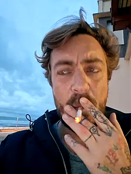 3615-ULLA online show from November 10, 2025, 4:39 pm