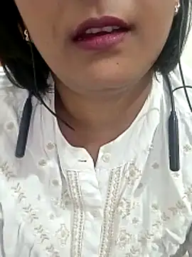 Queen Kushi4 online show from April 12, 2026, 6:13 pm