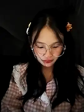 saronla 03 online show from September 19, 2025, 3:24 pm