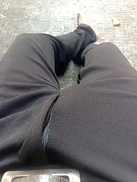 Snapshot of newboygoa chatting on October 5, 2025, 10:24 am newboygoa online show from October 5, 2025, 10:24 am