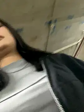   BabyShowPublic   online show from September 21, 2025, 12:51 pm