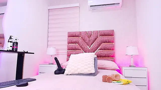 emma madi online show from December 20, 2025, 12:01 pm