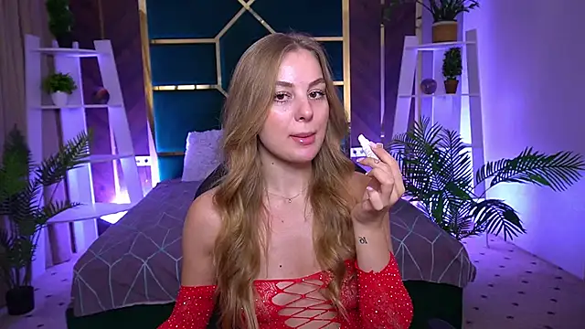 Snapshot of AngyyEyess chatting on November 6, 2025, 11:48 pm AngyyEyess online show from November 6, 2025, 11:48 pm