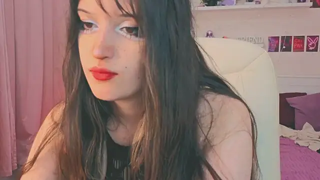 Snapshot of kamila_blush chatting on September 17, 2025, 9:49 pm kamila blush online show from September 17, 2025, 9:49 pm