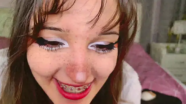 Snapshot of kamila_blush chatting on October 23, 2025, 11:03 pm kamila blush online show from October 23, 2025, 11:03 pm