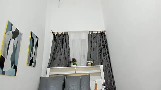 Mistt Mia online show from March 15, 2026, 11:38 am