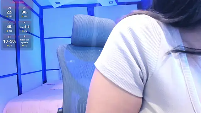 SamaraAnders  online show from April 12, 2026, 5:01 am