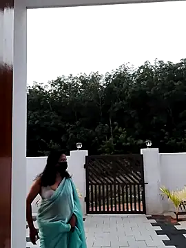 mallu-lover online show from April 14, 2026, 12:55 pm