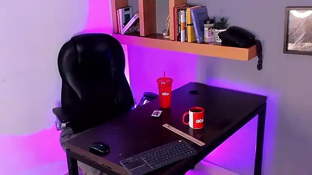 pinkk deemon online show from January 18, 2026, 11:58 am