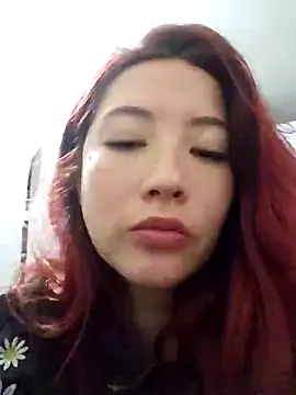 Snapshot of lunnaa_ chatting on May 2, 2026, 4:06 am lunnaa online show from May 2, 2026, 4:06 am