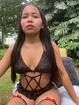 SophiaGuzman online show from November 23, 2025, 3:34 pm