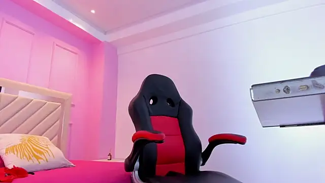 Snapshot of ALISSON_BARKER chatting on October 29, 2025, 12:18 pm ALISSON BARKER online show from October 29, 2025, 12:18 pm