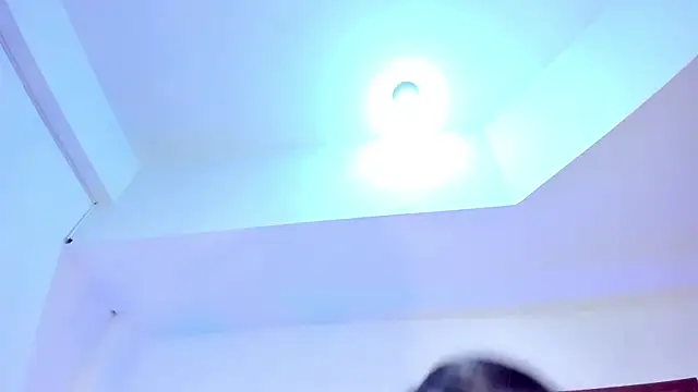 SerenaAveline online show from September 18, 2025, 9:50 pm