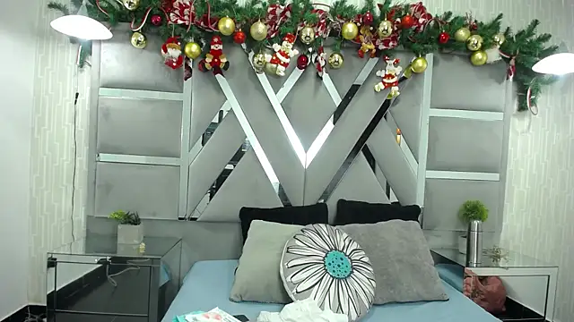 MonzerratBoyer online show from January 12, 2026, 6:46 pm