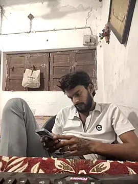 Snapshot of yashuuuu021 chatting on October 22, 2025, 4:29 pm yashuuuu021 online show from October 22, 2025, 4:29 pm