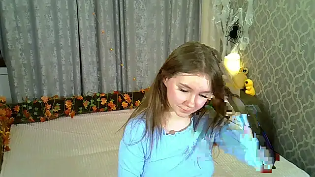 Snapshot of Little_L1ss chatting on November 4, 2025, 6:29 pm Little L1ss online show from November 4, 2025, 6:29 pm