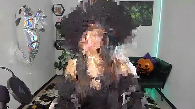 LunaPurrr online show from October 30, 2025, 2:02 am