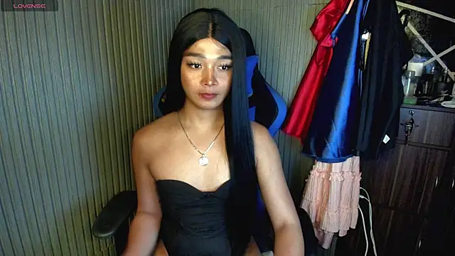 Snapshot of TrinityFucksYou chatting on June 7, 2026, 4:11 pm TrinityFucksYou online show from June 7, 2026, 4:11 pm
