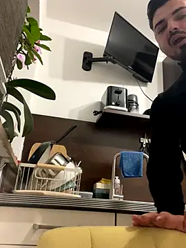 Snapshot of imooLoov chatting on November 10, 2025, 4:28 pm imooLoov online show from November 10, 2025, 4:28 pm