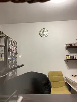 Snapshot of imooLoov chatting on November 24, 2025, 7:57 pm imooLoov online show from November 24, 2025, 7:57 pm