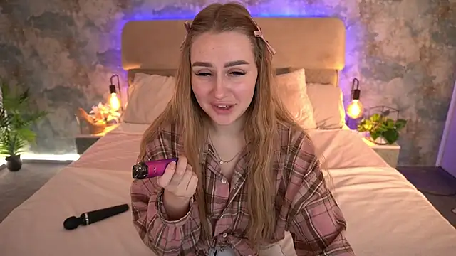 GabriellaJass online show from December 4, 2025, 9:01 pm