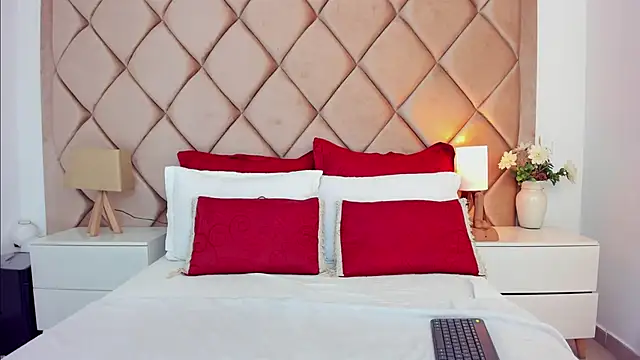 AngelinaDuvall online show from February 15, 2026, 12:58 pm