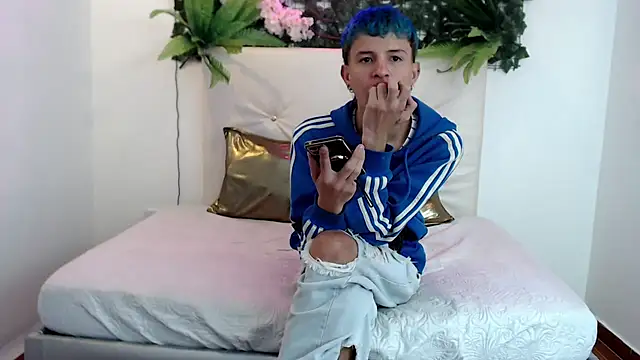 iam lukas   online show from September 24, 2025, 3:10 am