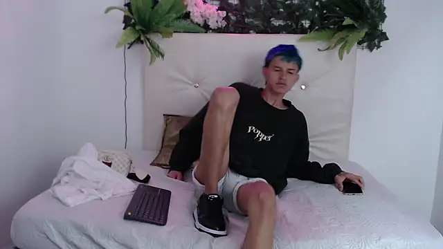 iam lukas   online show from September 26, 2025, 7:34 am