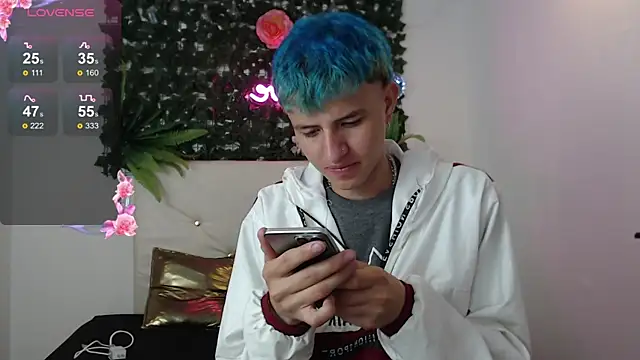 iam lukas   online show from October 7, 2025, 3:47 am