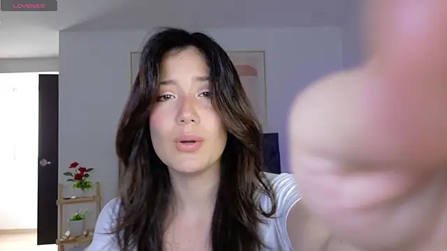 Eliih 01 online show from September 28, 2025, 4:01 pm