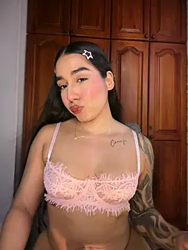 KaditaNavarro online show from July 28, 2026, 10:20 pm