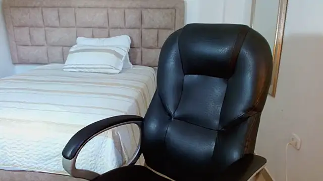 lilithfox05 online show from October 5, 2025, 10:18 pm