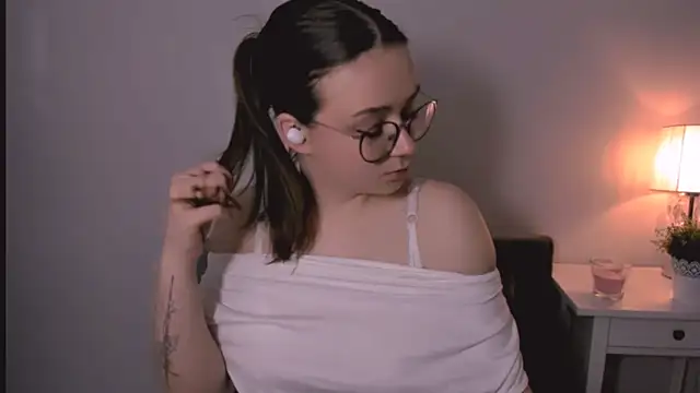 KatySensualy online show from April 28, 2026, 4:12 pm