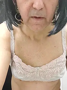 Emily de Carla online show from November 21, 2025, 7:29 am