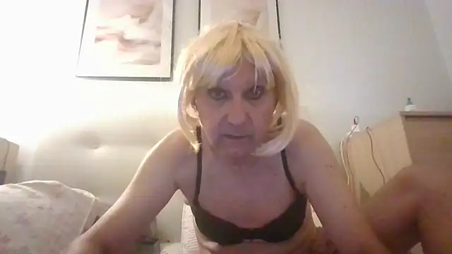 Emily de Carla online show from July 26, 2026, 10:16 pm