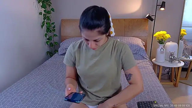 sarah rayy online show from September 25, 2025, 7:39 pm