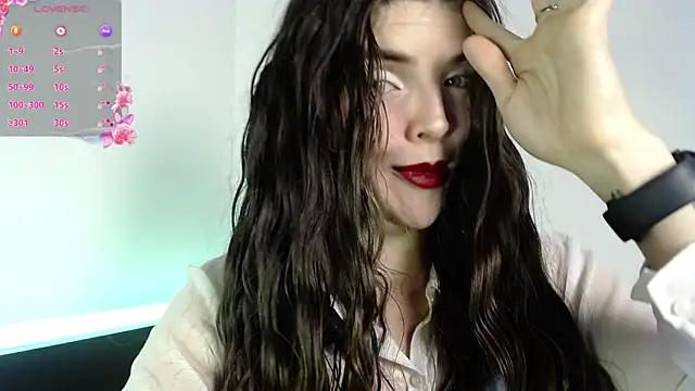 Alahia skyy online show from November 15, 2025, 12:13 pm