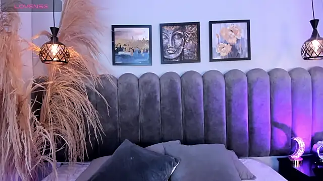 Dark nina  online show from January 7, 2026, 3:20 am