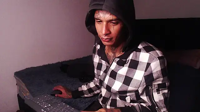 black firex online show from September 26, 2025, 1:31 am